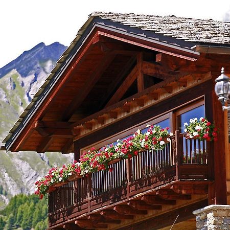 Les Combes Hotel La Salle Bagian luar foto