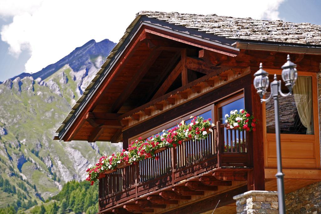 Les Combes Hotel La Salle Bagian luar foto