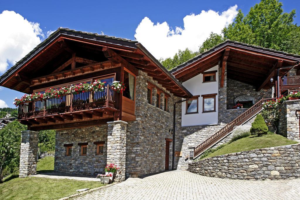 Les Combes Hotel La Salle Bagian luar foto