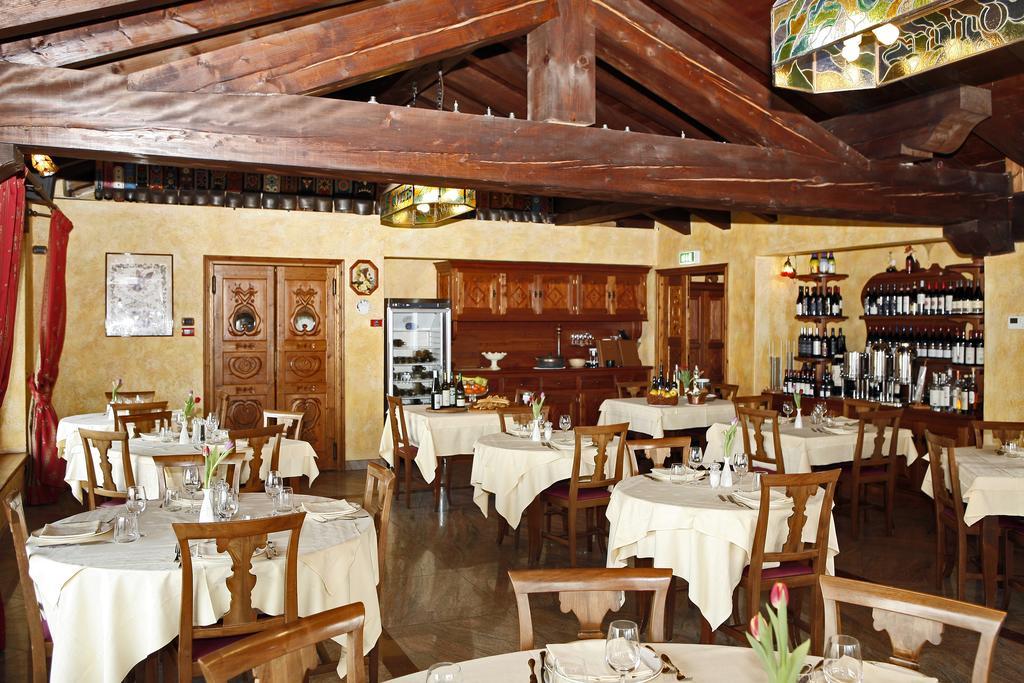Les Combes Hotel La Salle Bagian luar foto