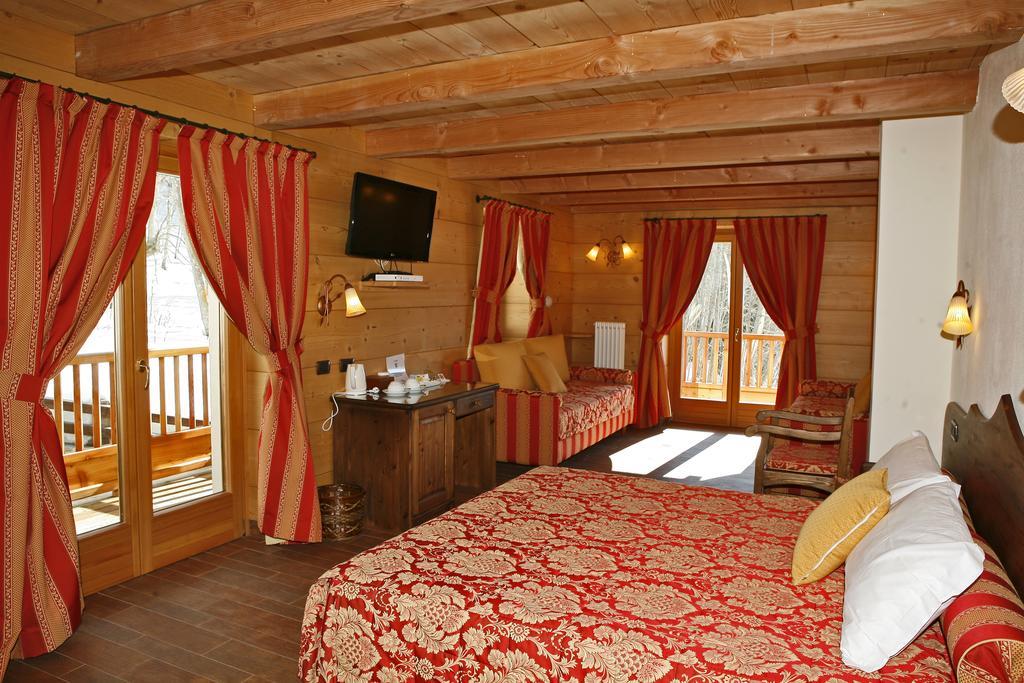 Les Combes Hotel La Salle Ruang foto